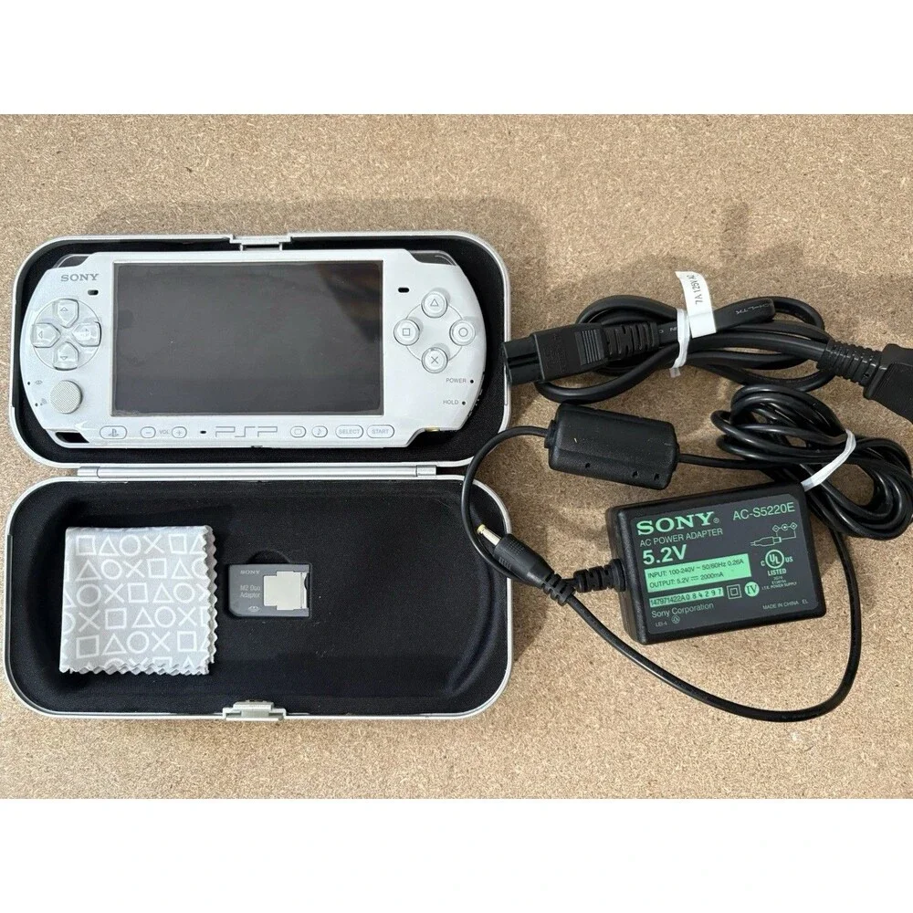 Sony PSP 3000 console OEM- RARE Pearl White  Fully Tested + Charger - No Battery